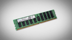 SAMSUNG along the production line for DRAM in sizes 128GB DDR4.