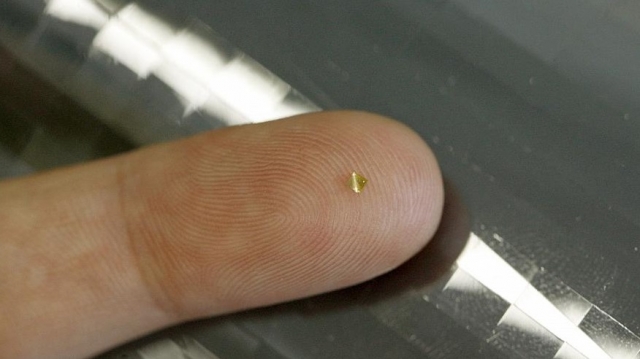 Thousands of people in Sweden are inserting tiny microchips under their skin